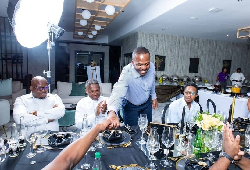 Отель Monte La Vue