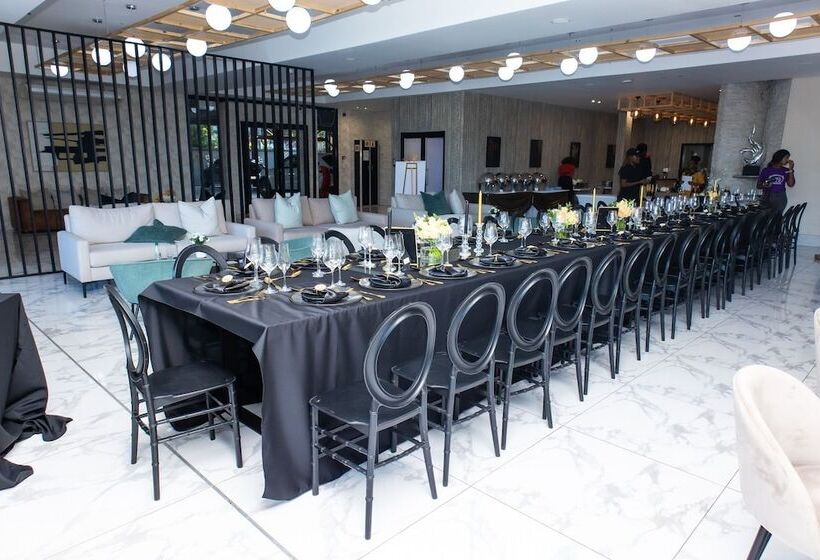 Отель Monte La Vue