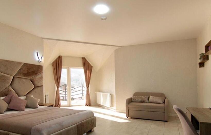 Otel Four Seasons In Carpathians