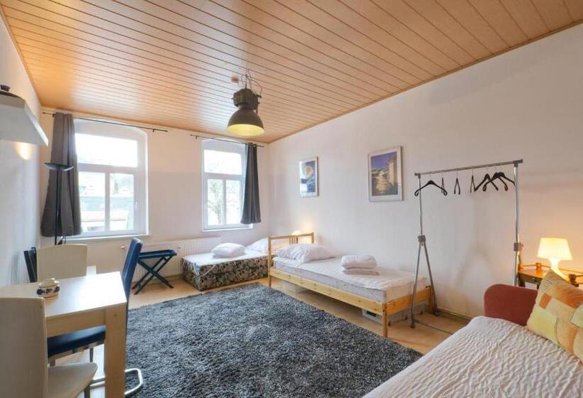 Общежитие Ef29 Zimmer Am Busbahnhof