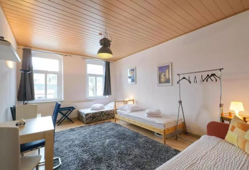 ユースホステル Ef29 Zimmer Am Busbahnhof