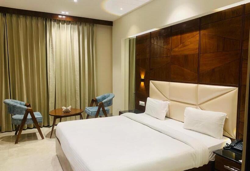 هتل West End View