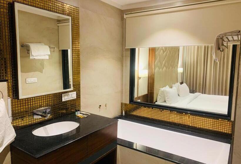 هتل West End View