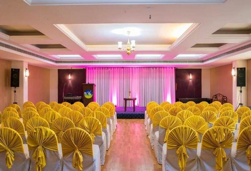 Golf View Hotel & Suites