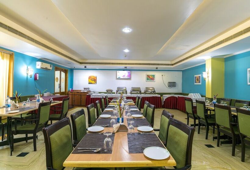 Golf View Hotel & Suites