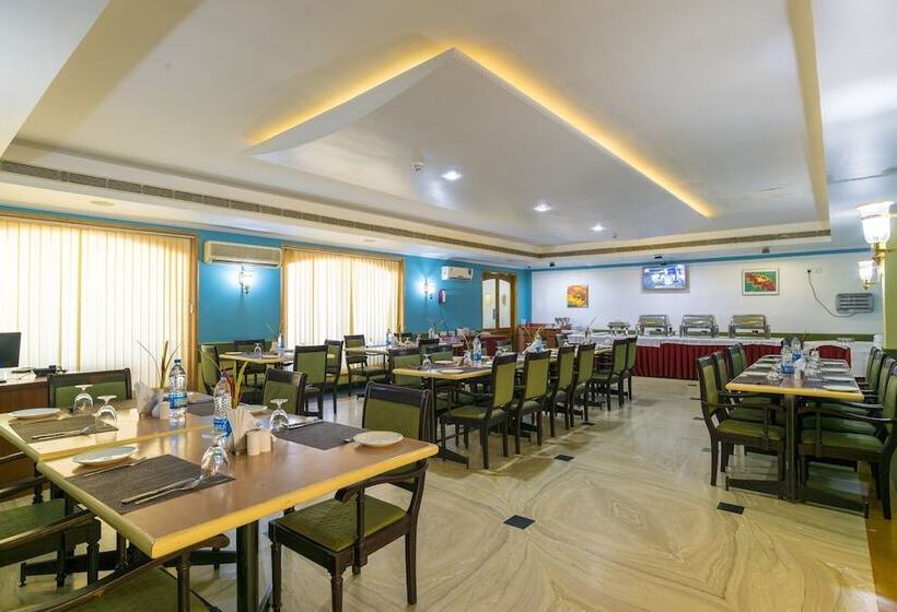 Golf View Hotel & Suites