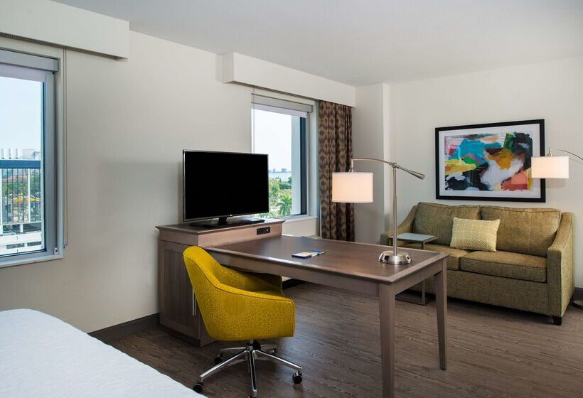 ホテル Hampton Inn & Suites Miami Wynwood Design District