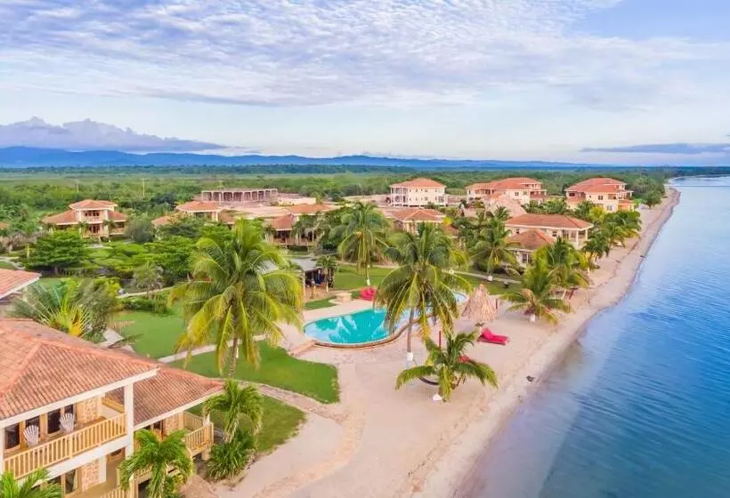ホテル Hopkins Bay Belize a Muy'Ono Resort