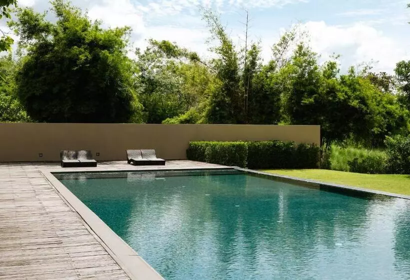 Hotelli Muthi Maya Forest Pool Villa Resort