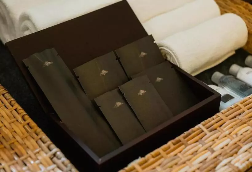 Hotelli Muthi Maya Forest Pool Villa Resort