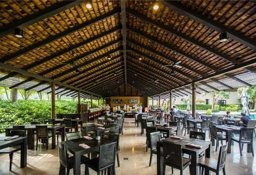 Hotelli Muthi Maya Forest Pool Villa Resort