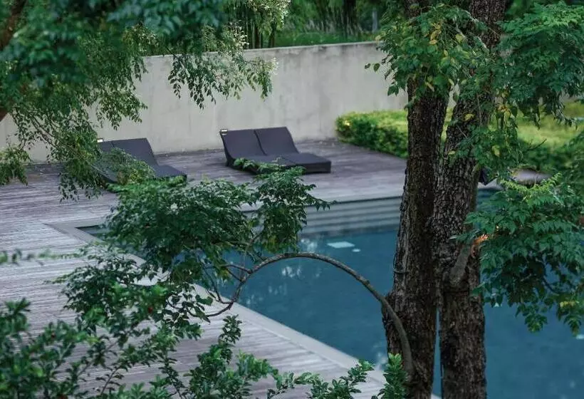 Hotelli Muthi Maya Forest Pool Villa Resort