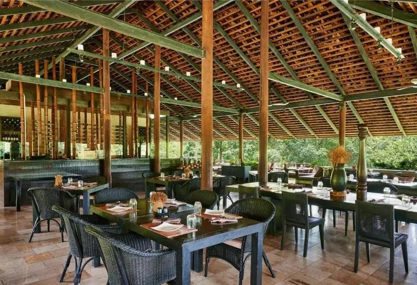 Hotelli Muthi Maya Forest Pool Villa Resort