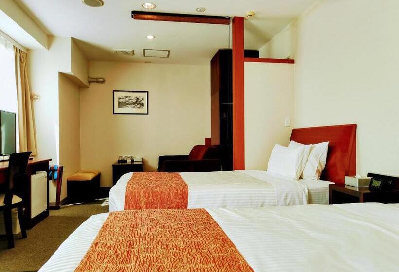 هتل Palm Royal Naha Kokusai Street