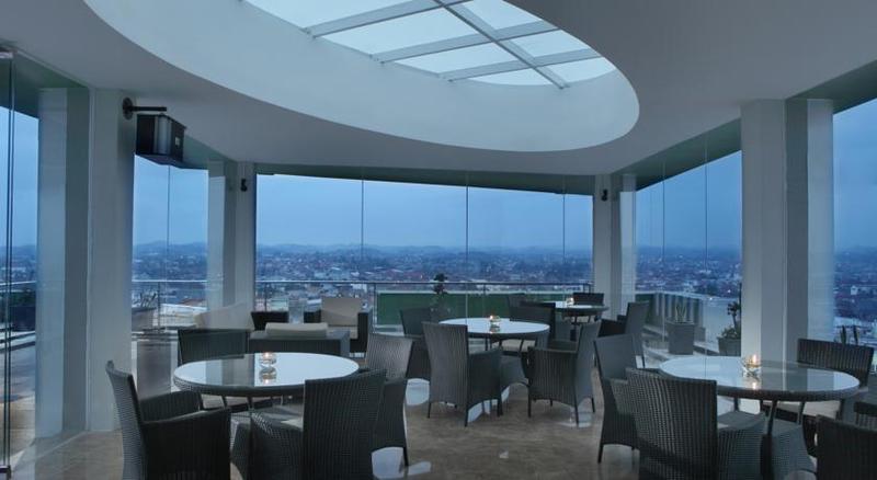 בית מלון כפרי Santika Tasikmalaya