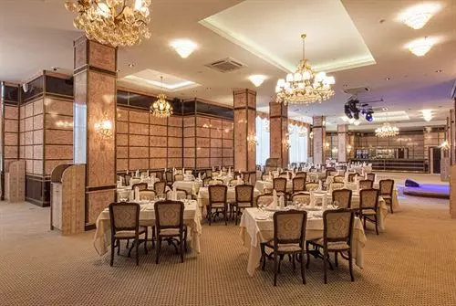 Отель Royal  Spa & Wellness