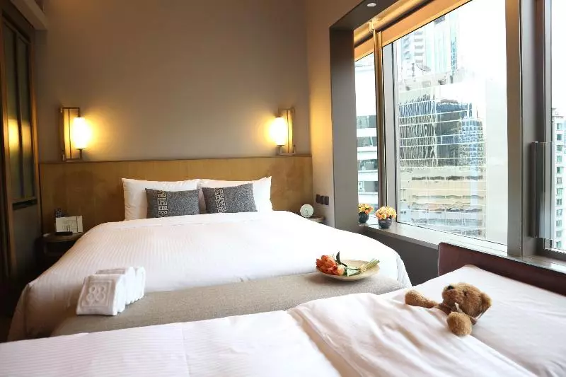 هتل V Wan Chai