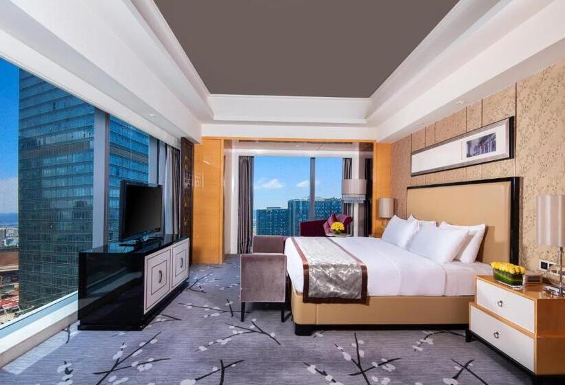 Отель Wyndham Grand Plaza Royale Colorful Yunnan