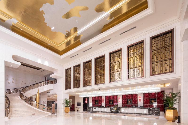 Отель Wyndham Grand Plaza Royale Colorful Yunnan