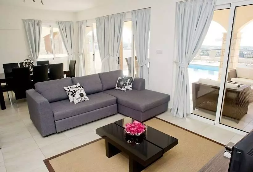 استراحتگاه Club St. George