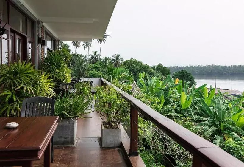 Thumbelina Apartments &