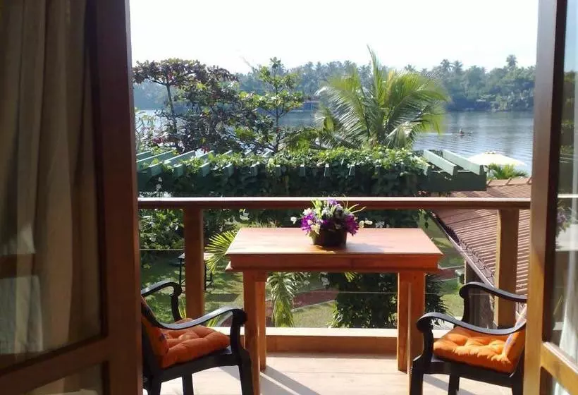 Thumbelina Apartments &