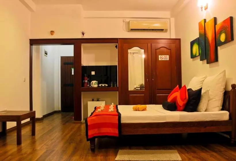 Thumbelina Apartments &