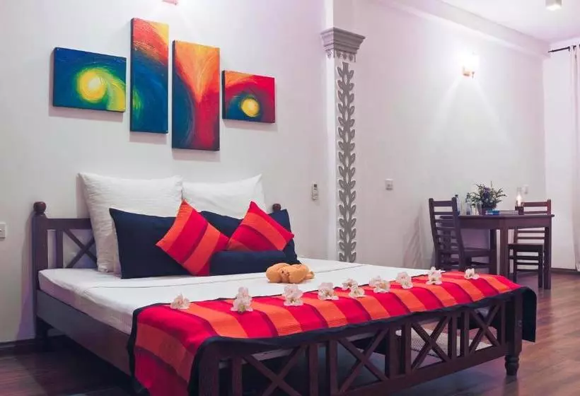 Thumbelina Apartments &