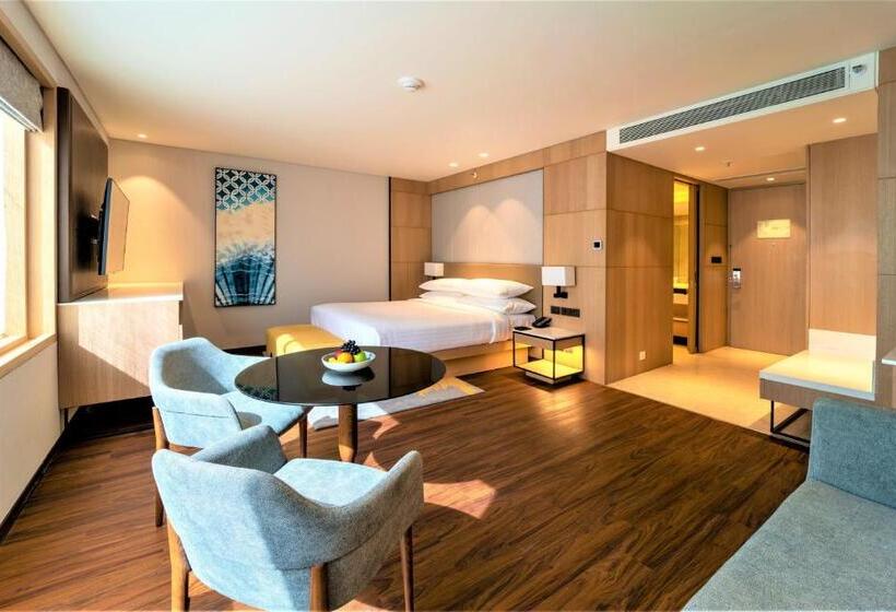 هتل Courtyard By Marriott Vadodara