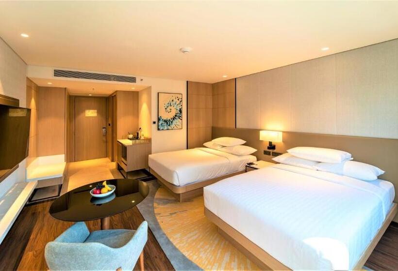 هتل Courtyard By Marriott Vadodara