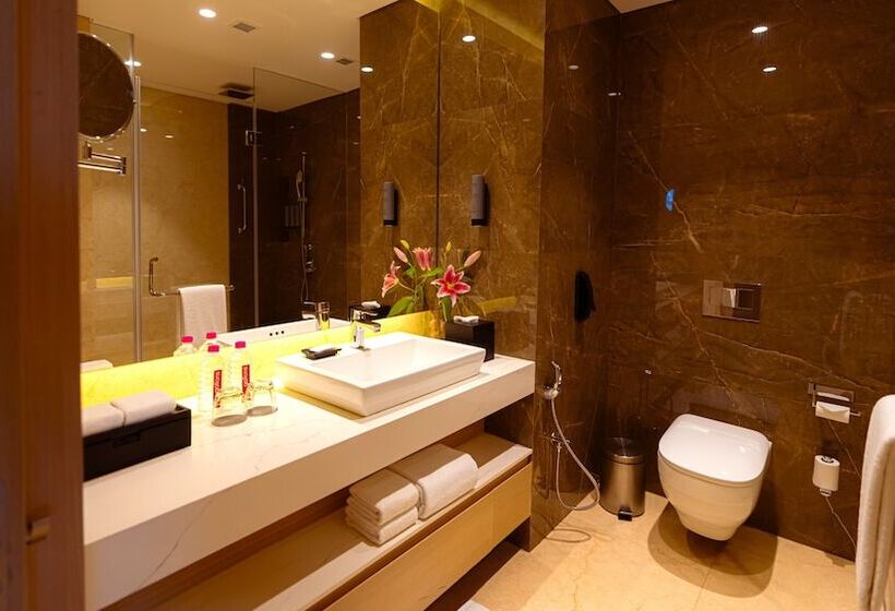 هتل Courtyard By Marriott Vadodara