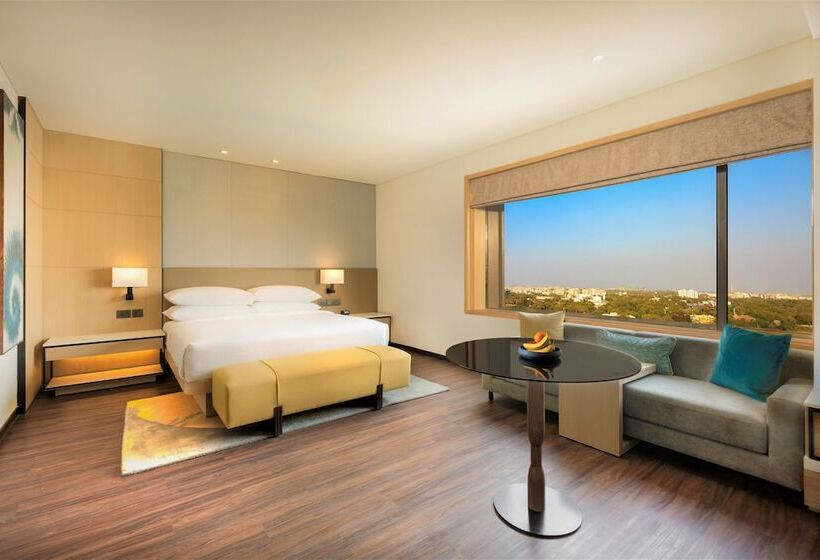 هتل Courtyard By Marriott Vadodara