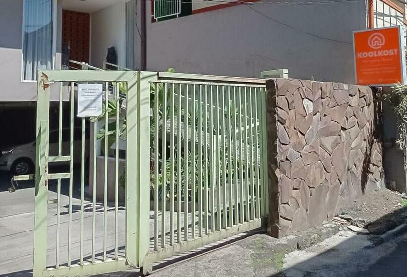 Отель Koolkost @ Cipaganti Street Bandung