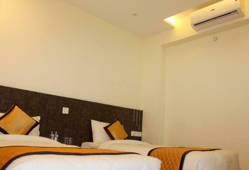 Szálloda Sai Vihaar Inn & Suites