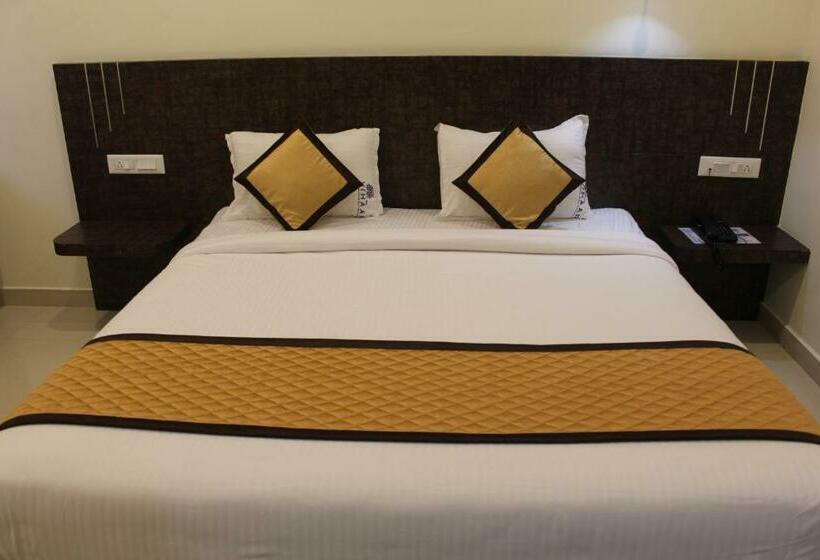 Szálloda Sai Vihaar Inn & Suites