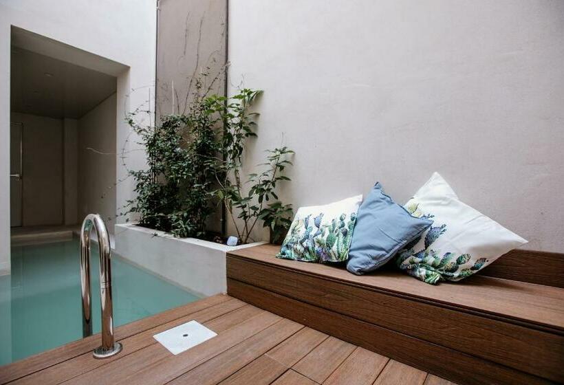 ペンション Ficopala Suites