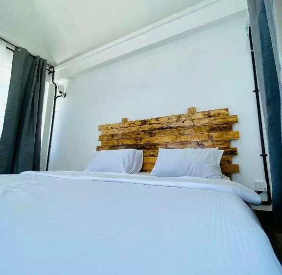 پانسیون Hiraeth Island Home