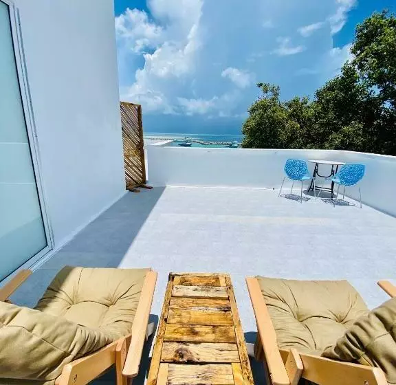 پانسیون Hiraeth Island Home