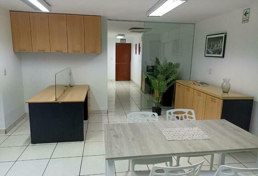 Hospedaje San Isidro 402