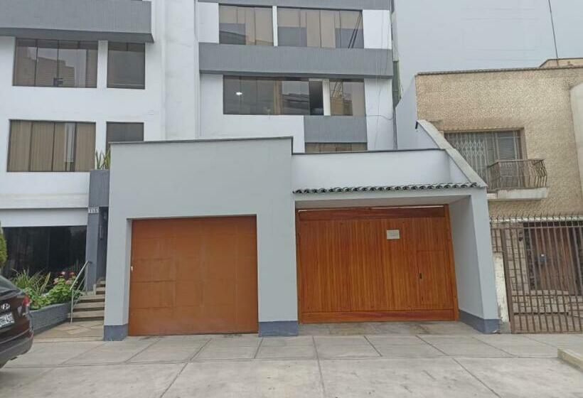 Hospedaje San Isidro 402