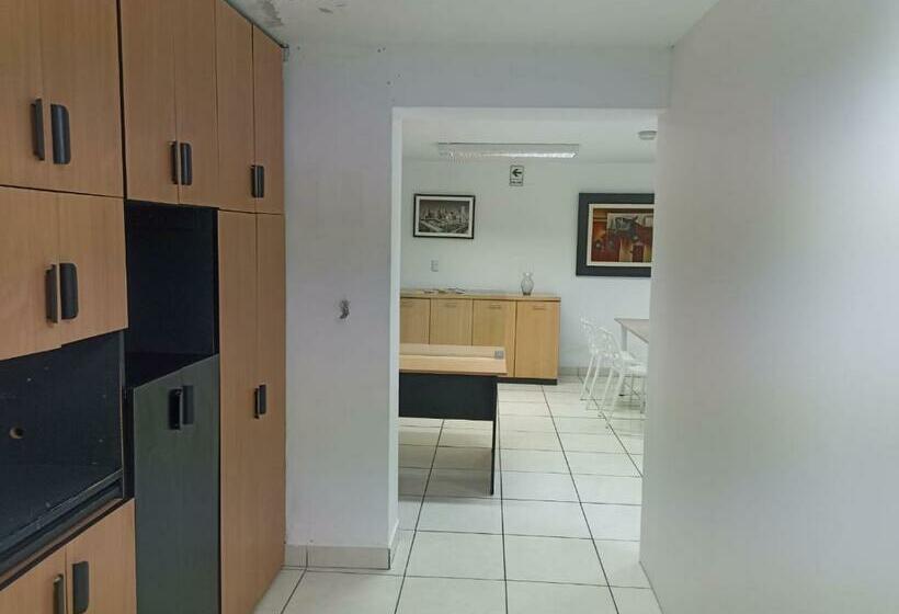 Hospedaje San Isidro 402