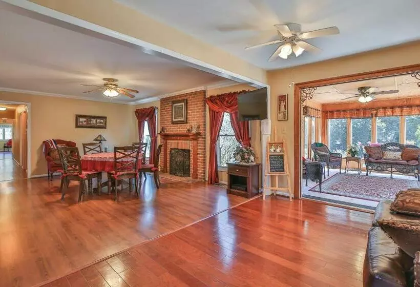 Aamiaismajoitus (B&B) Purcellville Home