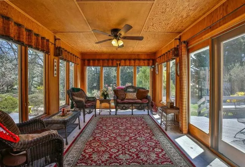 Aamiaismajoitus (B&B) Purcellville Home