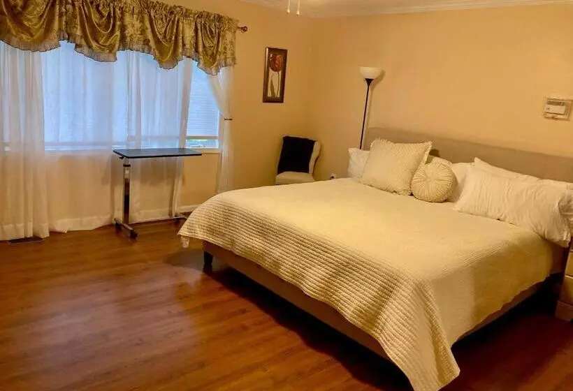 Aamiaismajoitus (B&B) Purcellville Home