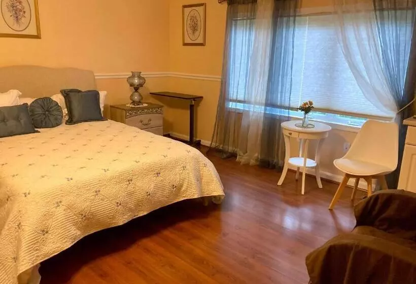 Aamiaismajoitus (B&B) Purcellville Home