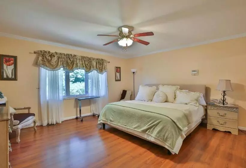 Aamiaismajoitus (B&B) Purcellville Home