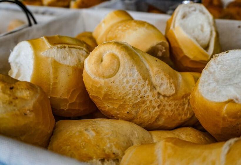 בית מלון כפרי Serravita