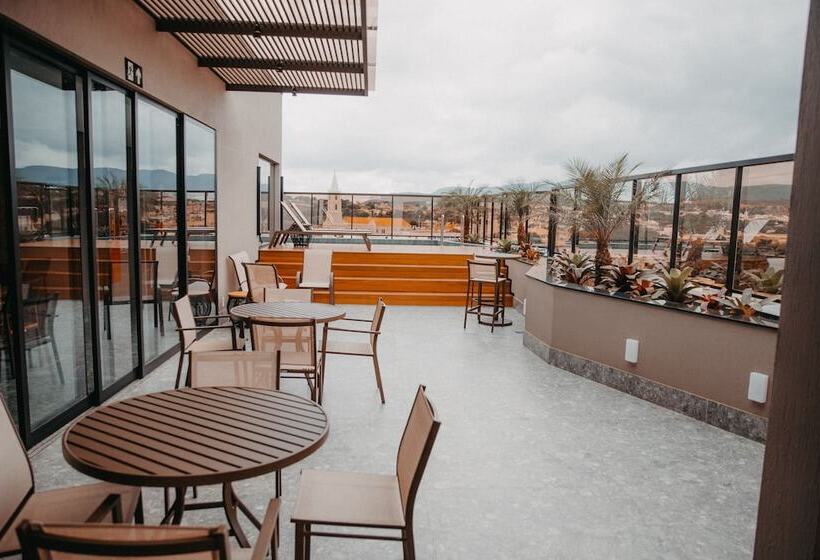 בית מלון כפרי Serravita