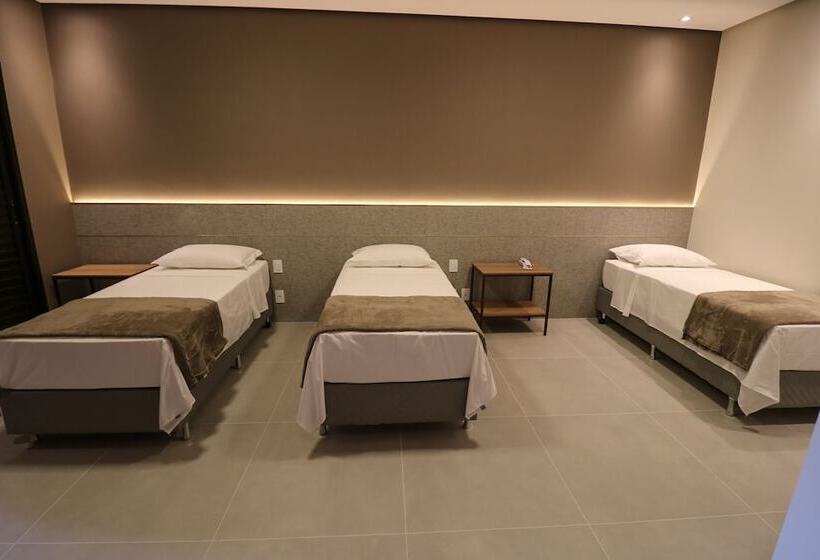 בית מלון כפרי Serravita