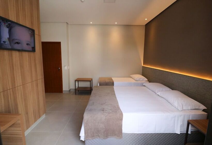 בית מלון כפרי Serravita